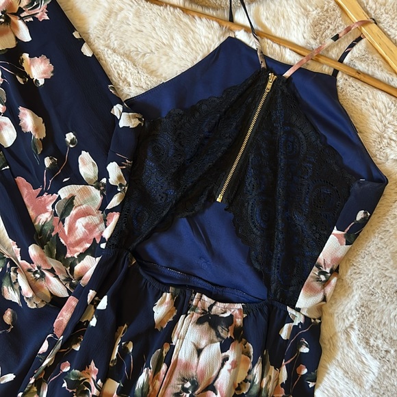 Floral jumper. - Picture 4 of 5